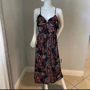 New Women’s Sleeveless Dress size 
Medium is available 
New with tags